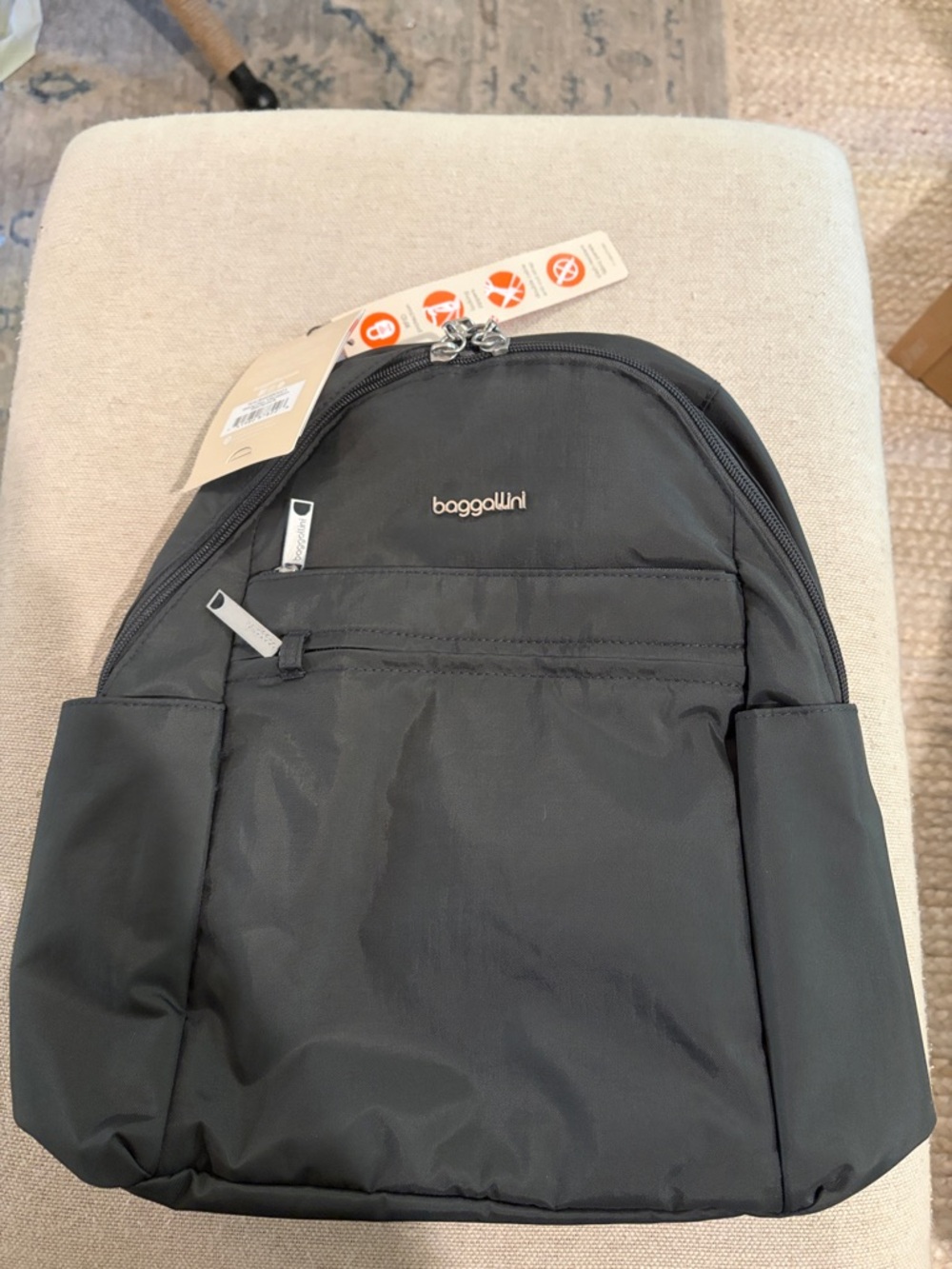 baggallini Charcoal Securtex Anti-Theft Vacation Backpack/NWT - Picture 13 of 16